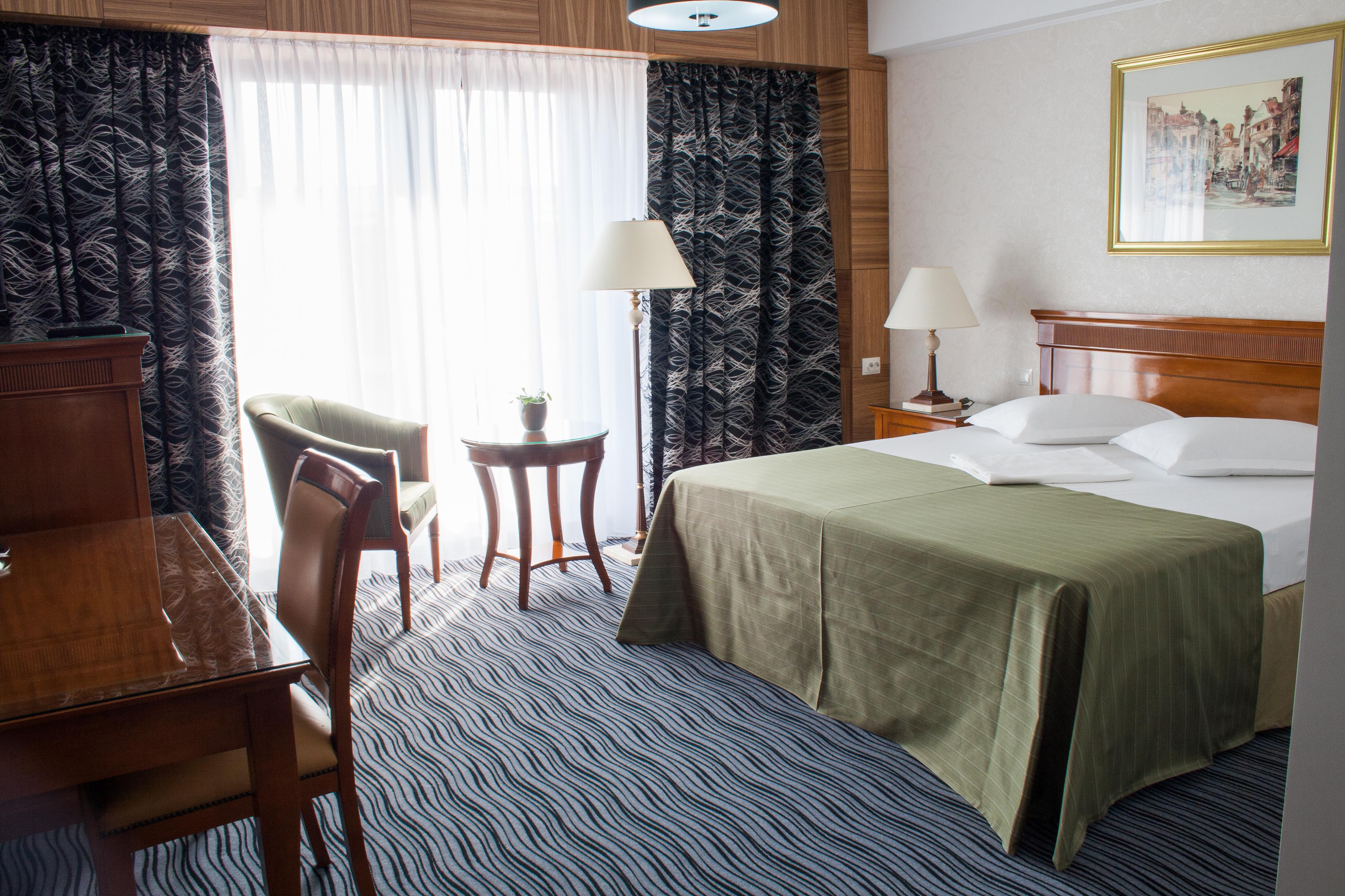 Hotel Oltenia クラヨーヴァ エクステリア 写真