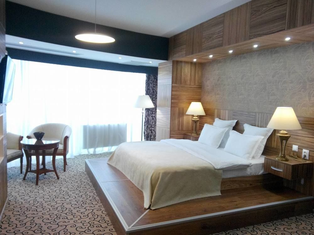 Hotel Oltenia クラヨーヴァ エクステリア 写真